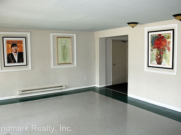 5th image of 521 S Frederick Ave APT 308