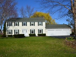 5517 Oak Grove Cir, Long Grove, IL 60047