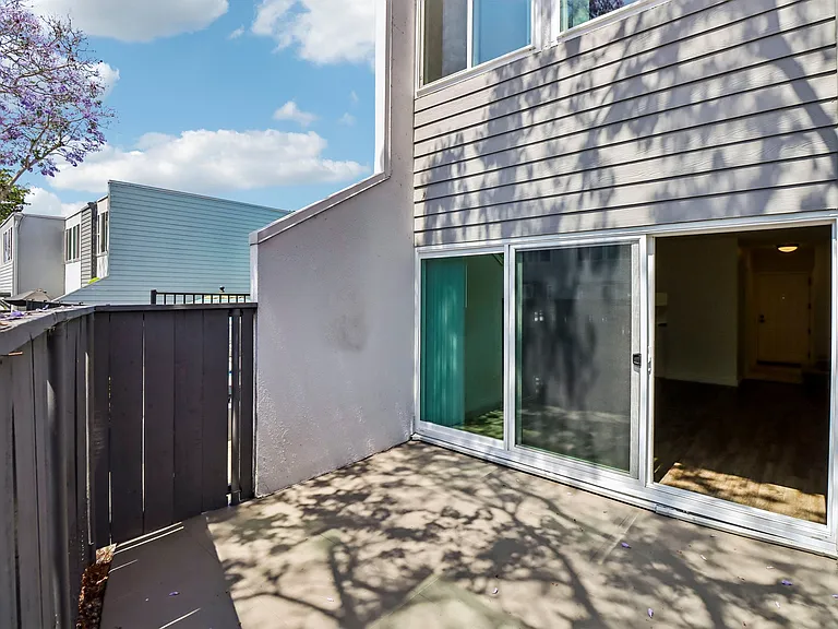 Loma Palisades — Photo 33