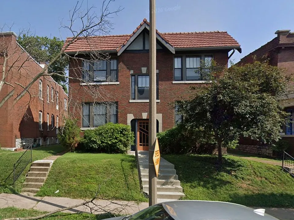 4933 Devonshire Ave