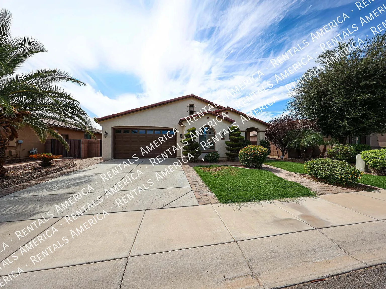 Stunning 5 Bed, 3 Bath Single-Level in Fulton Ranch — Photo 4