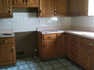 35 Meadow Terrace Dr, Decatur, IL 62521