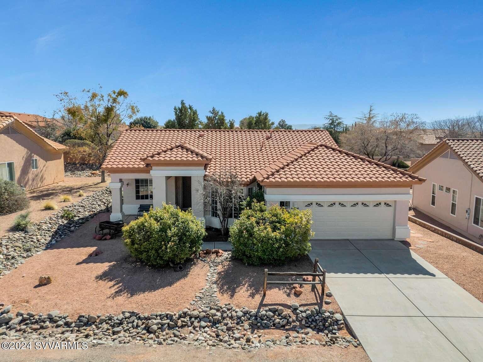 725 S Wandering River Rd