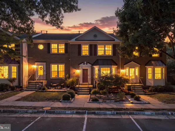 6614 Sky Blue Ct, Alexandria, VA 22315