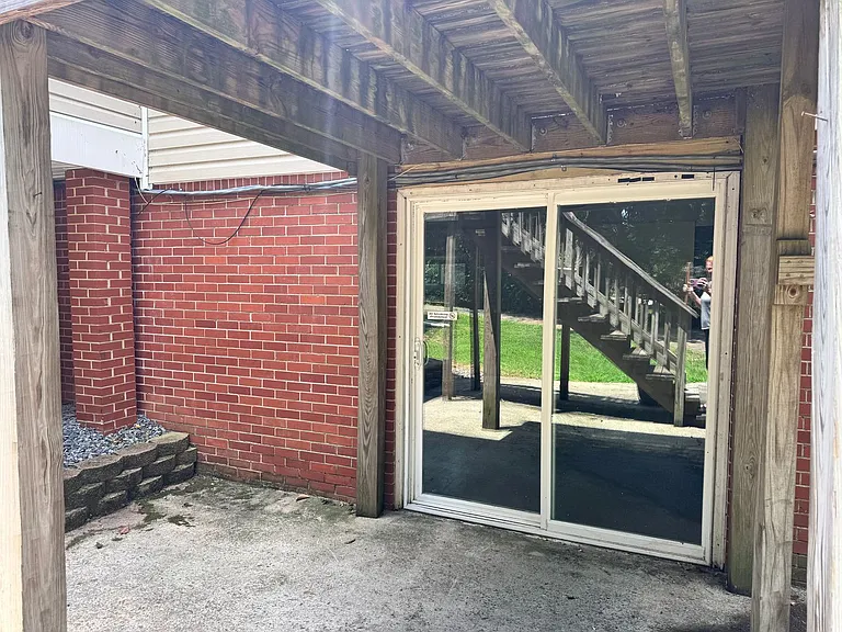 744 Crescent Dr #4 — Photo 8