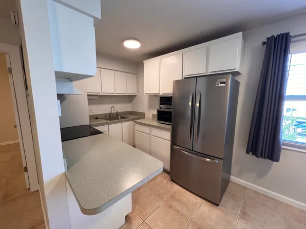 215 Circle Dr APT 25, Cape Canaveral, FL 32920