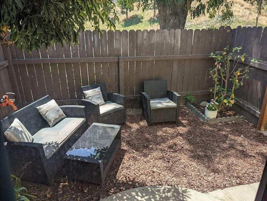 646 S Cypress St — Photo 3