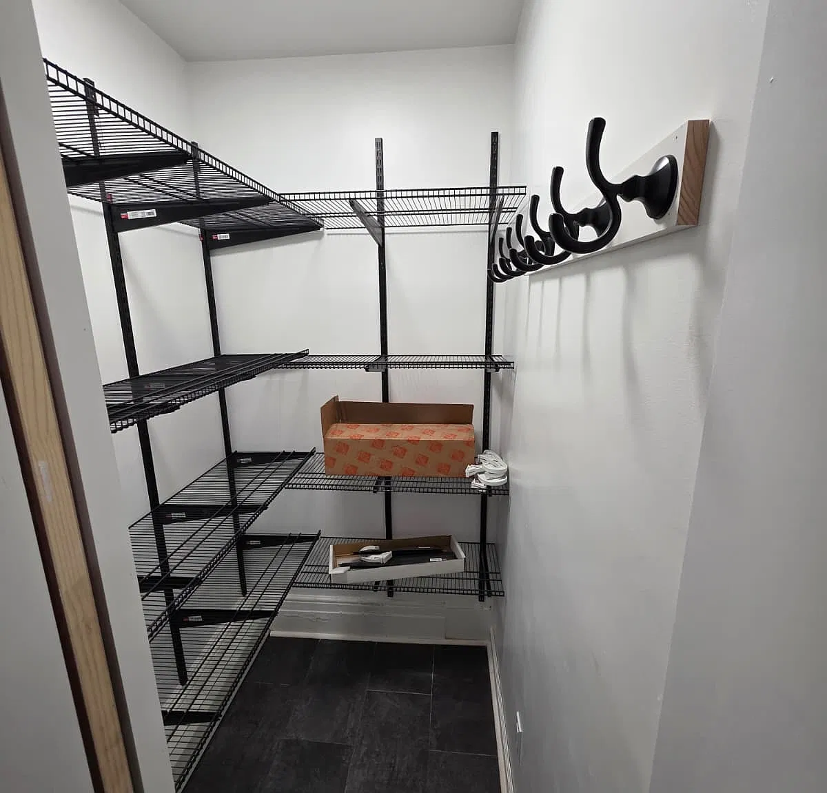 Studio, 600 sqft, $2,400 — Photo 3
