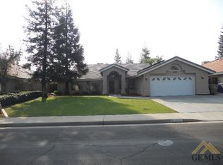 2105 Blue Oak Dr, Bakersfield, CA