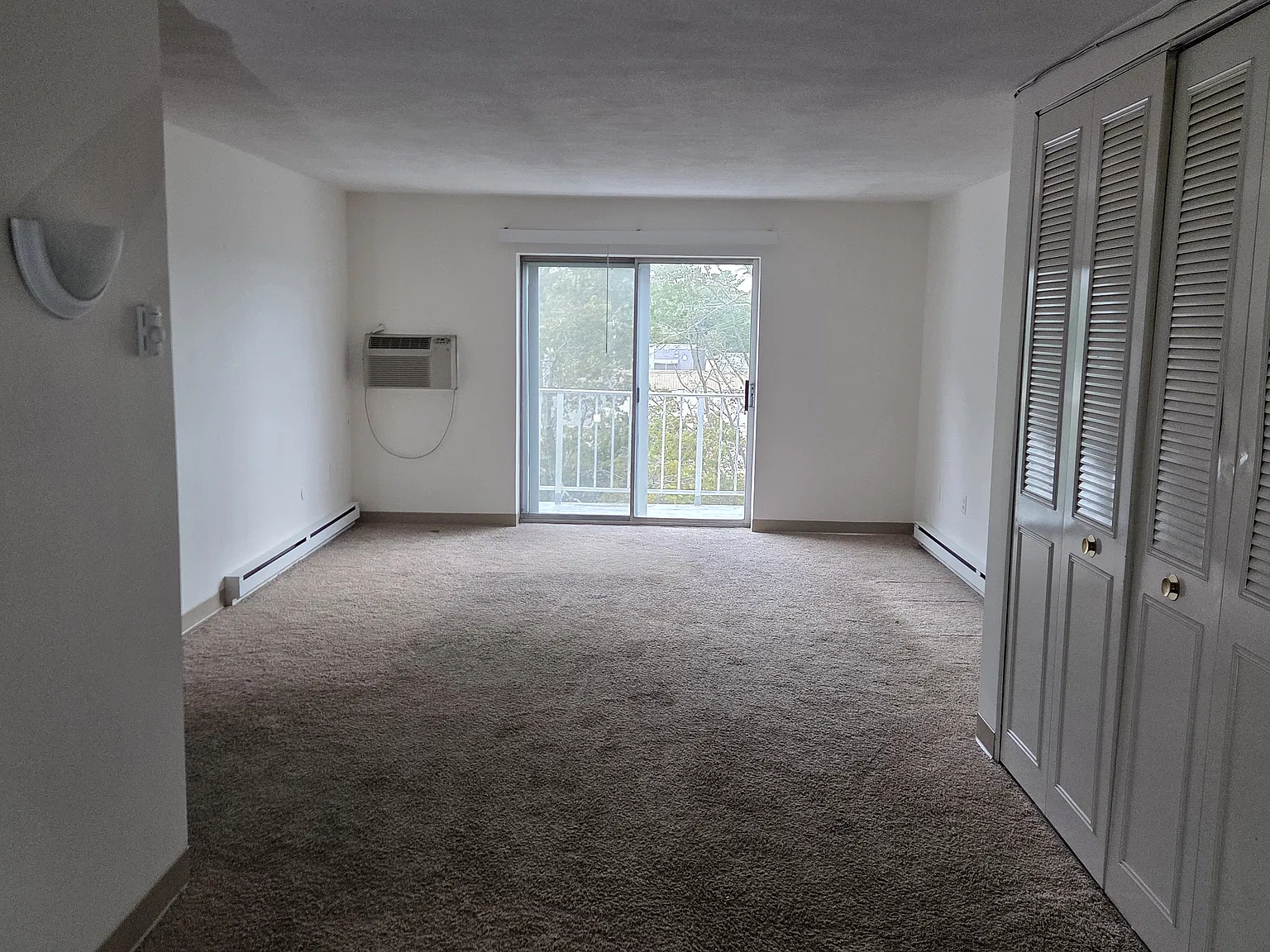 1 bed, 680 sqft, $1,800 — Photo 2