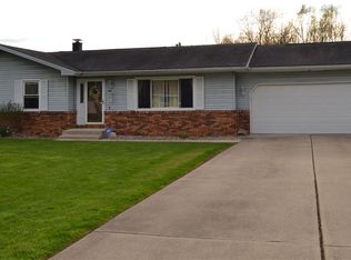 55225 Pear Rd, South Bend, IN 46628