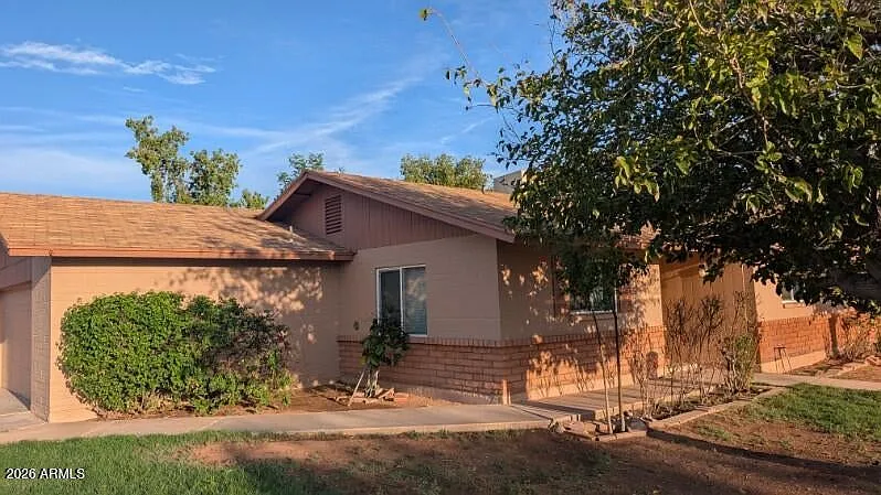 3 bed, 1285 sqft, $2,100 — Photo 3