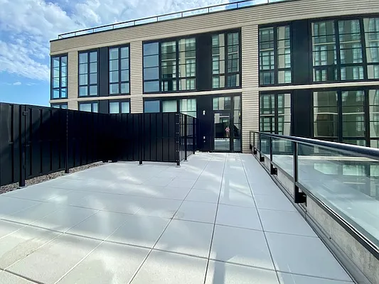 Rented by Aura Management | media 16