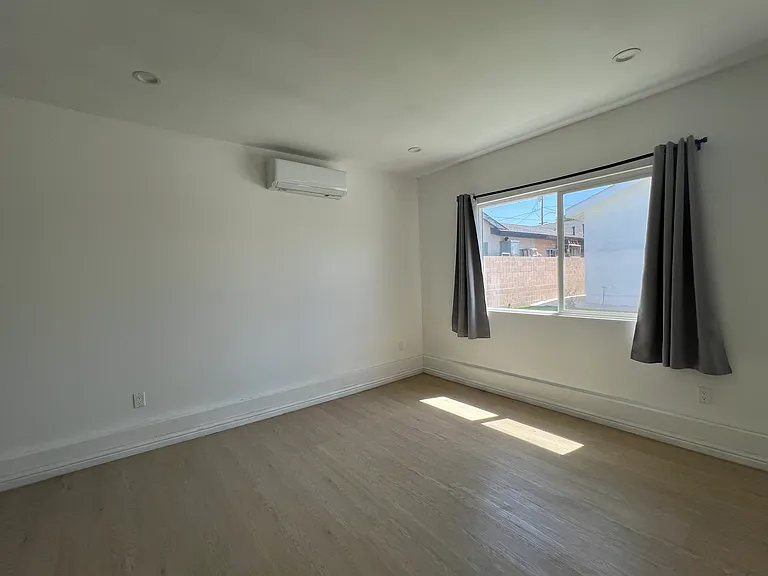 527 N Soldano Ave #527 — Photo 6