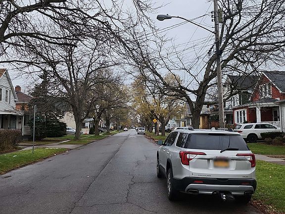 5th image of 31 Harriet Ave