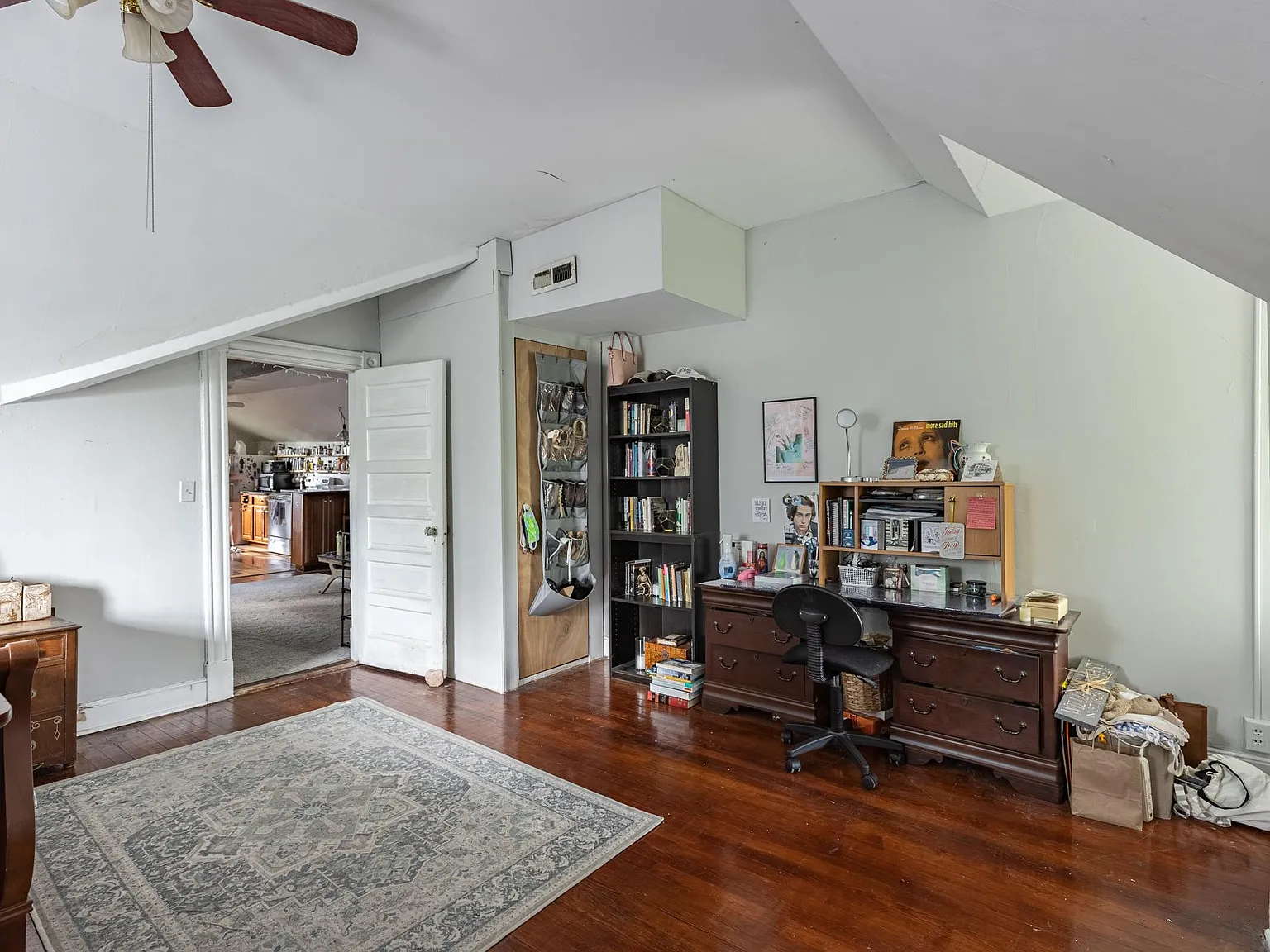 2 bed, 1100 sqft, $1,700 — Photo 3