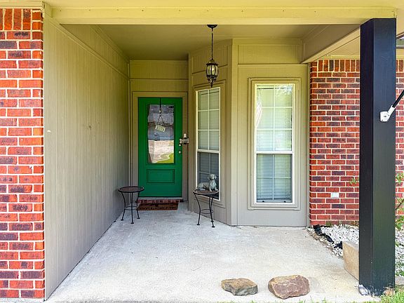 2nd image of 440 Needles St