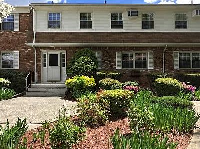 2nd image of 76 Parkside Dr