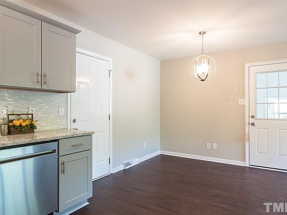 4th image of 2843 Beechwood Dr