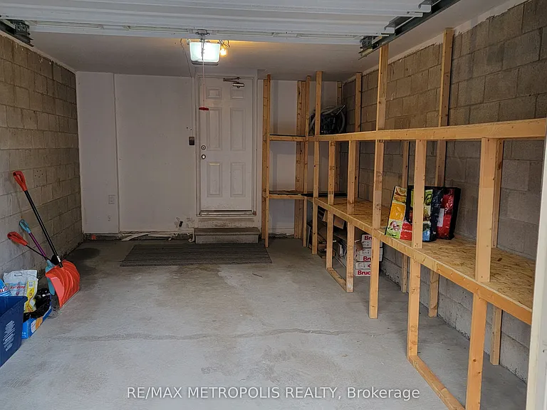 11 Valliere Dr — Photo 28