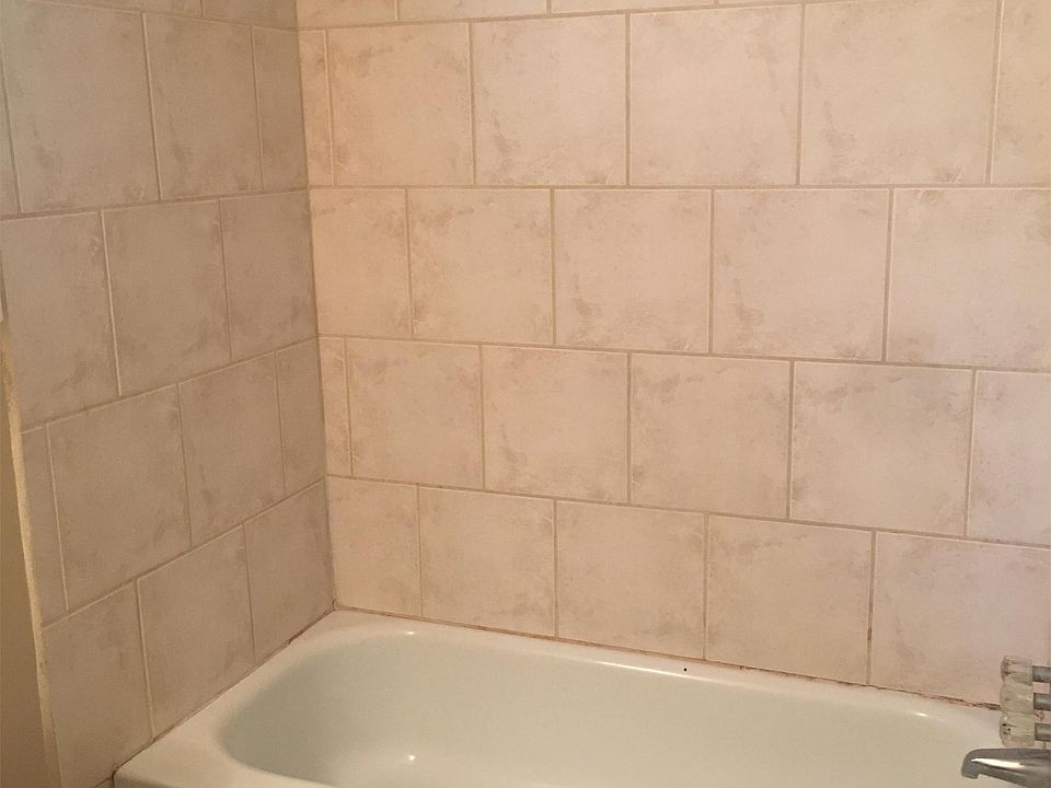 Master shower/tub