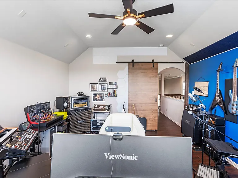 18002 Heartsong Dr — Photo 21