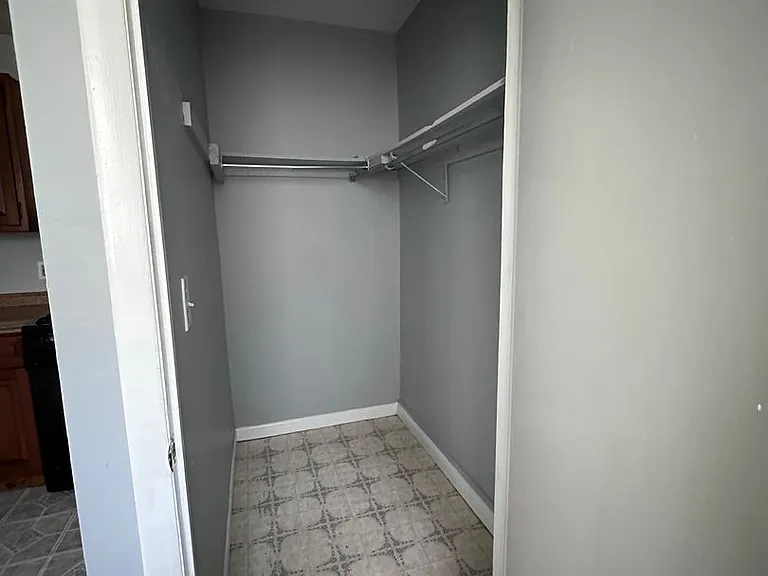527 N 8th St — Photo 10