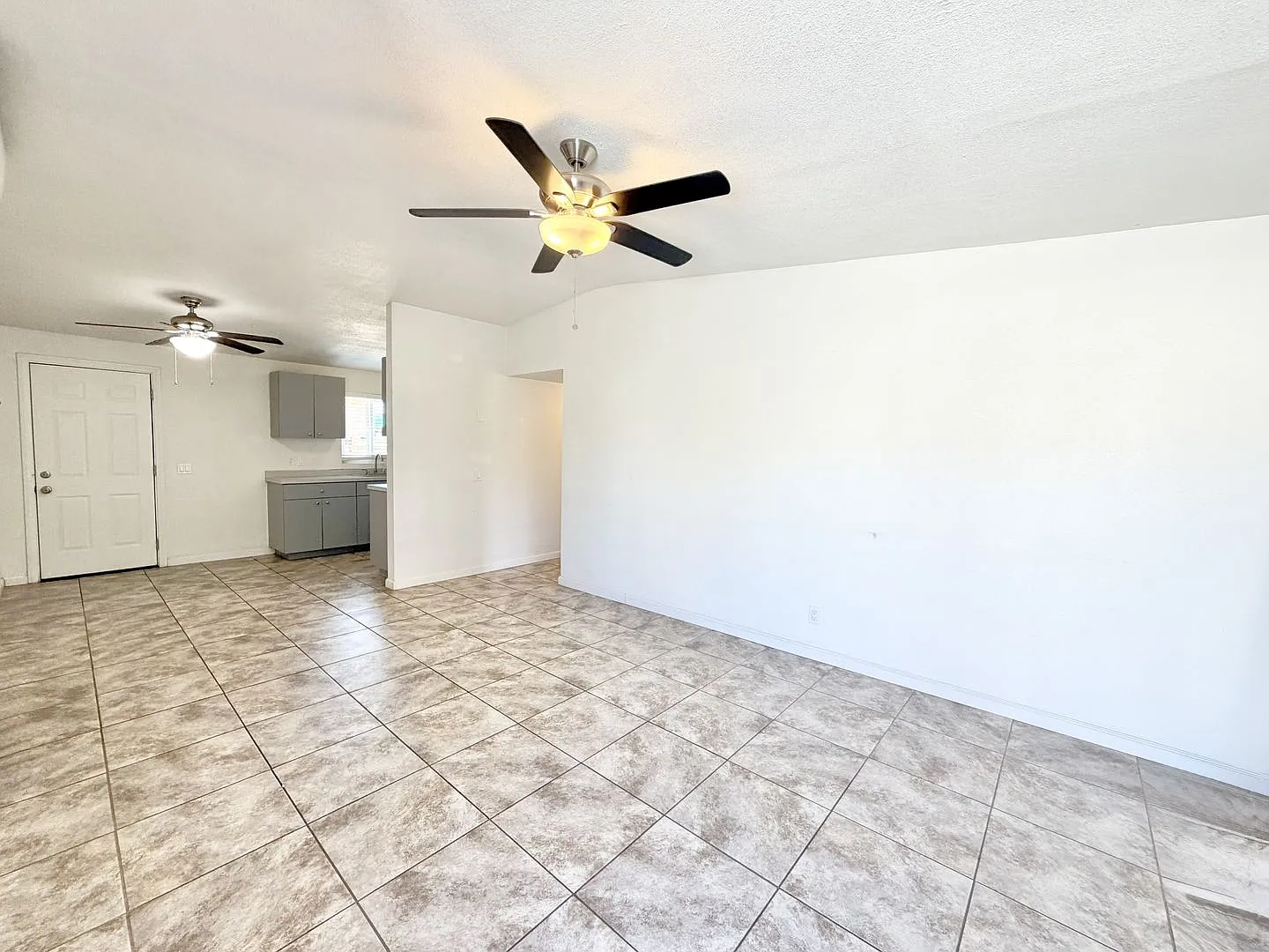 Coming Soon! 1 Bedroom/1 Bathroom Condo In Cathedral City! — Photo 4