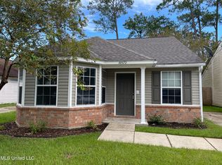 10572 Bay Tree Dr, Gulfport, MS 39503