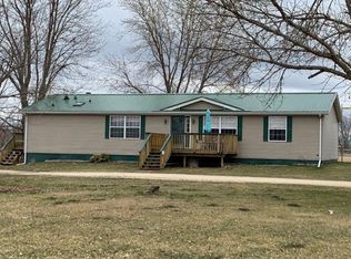 420 10th Ave E, Lyndon, IL 61261