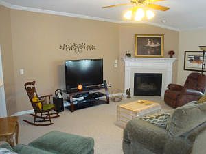 3rd image of 6414 Archwood Ln