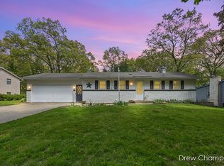 2342 Elderwood Dr NW, Grand Rapids, MI 49544