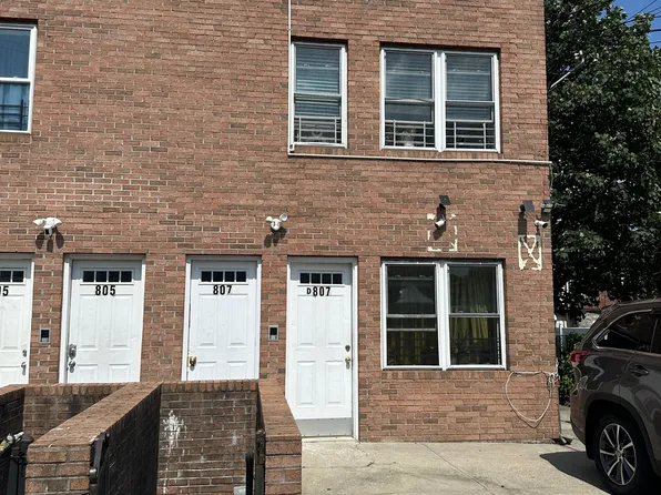 807 Barbey Street image 1 of 27