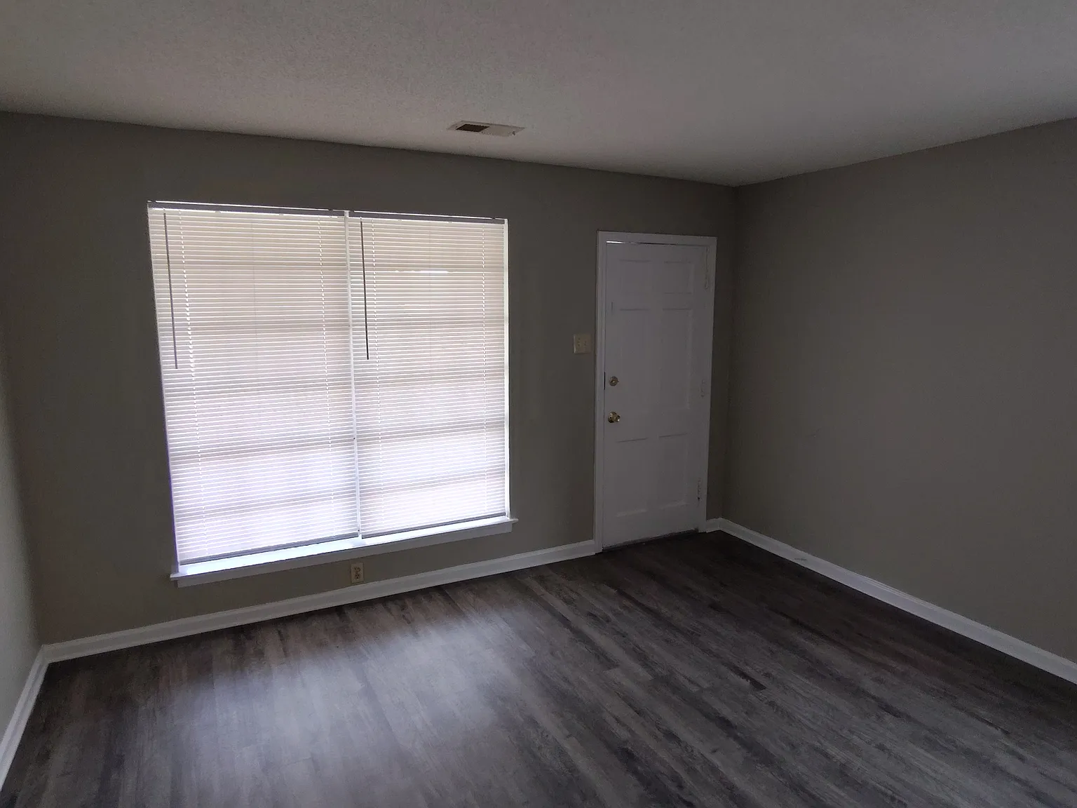 Coming Soon!- Duplex Home — Photo 4