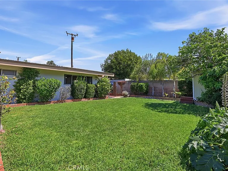 6732 Wooster Ave — Photo 3