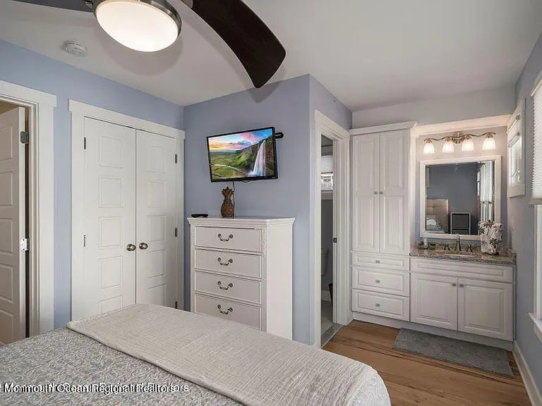 369 W 8th St #4 — Photo 19