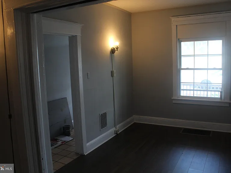 446 N Prospect St — Photo 2