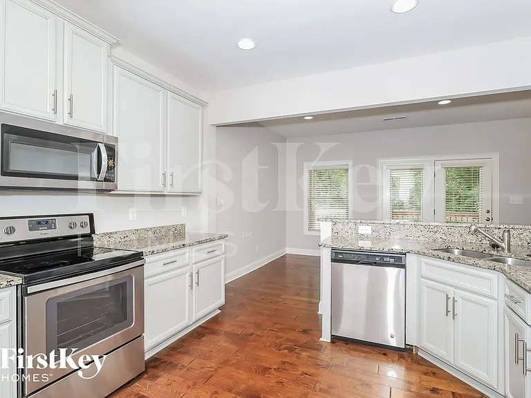 101 Village Park Dr — Photo 7