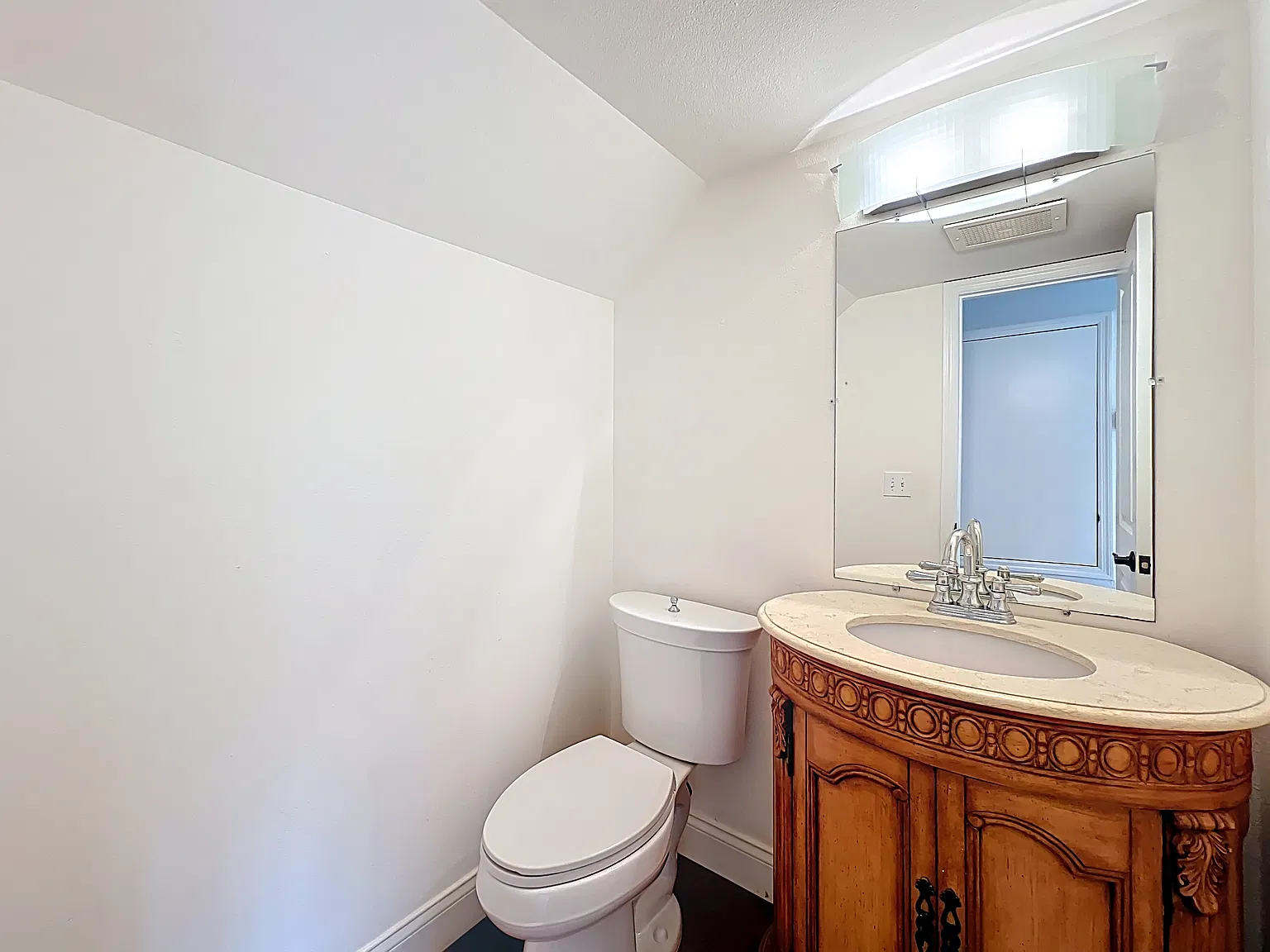 2 bed, 2.5 bath, 1637 sqft, $3,200 — Photo 2