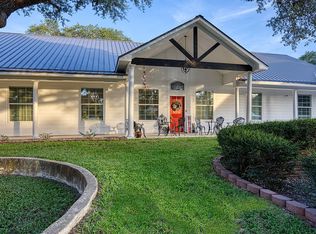 585 Ocelot Rd, Inez, TX 77968