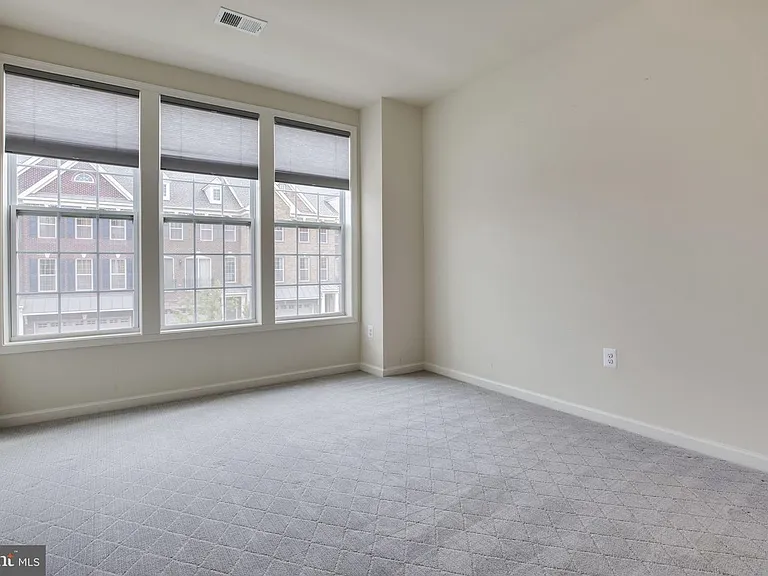23473 Logans Ridge Ter — Photo 16