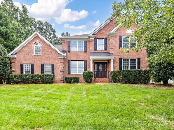 8908 Devonshire Dr, Huntersville, NC 28078
