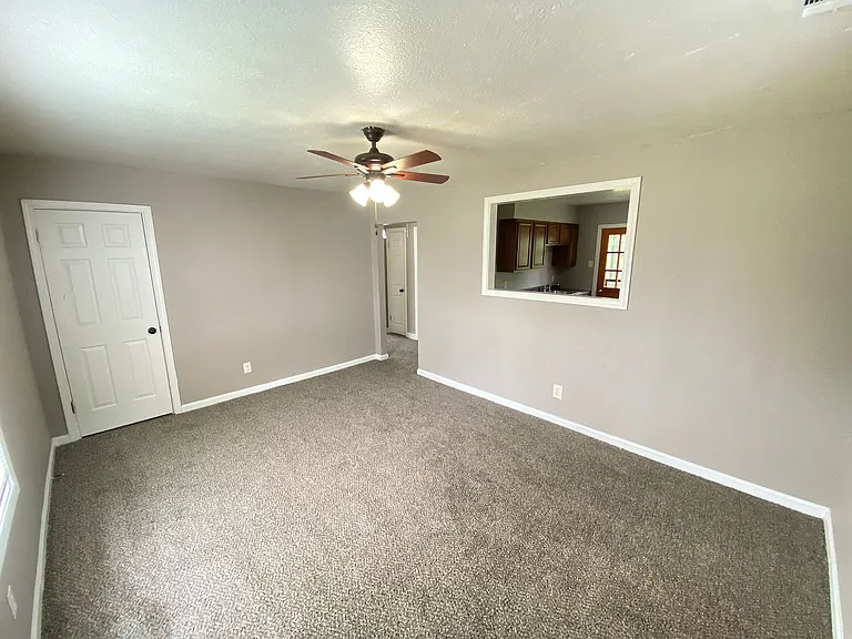 2686 Jeffrey Ave — Photo 6