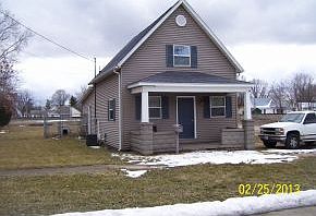 1st image of 208 W Lake St