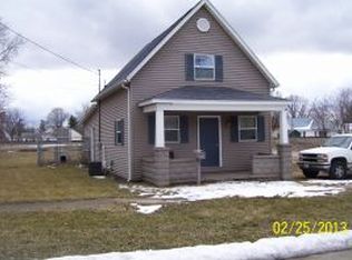 208 W Lake St, Knox, IN 46534