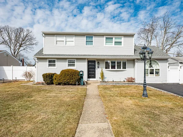 219 Justice Street, West Babylon, NY 11704