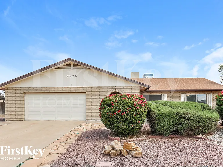 4826 W Paradise Ln — Photo 1