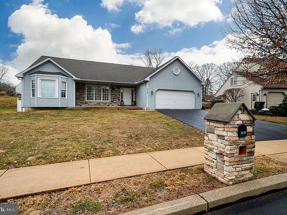 2nd image of 4143 Hill Terrace Dr