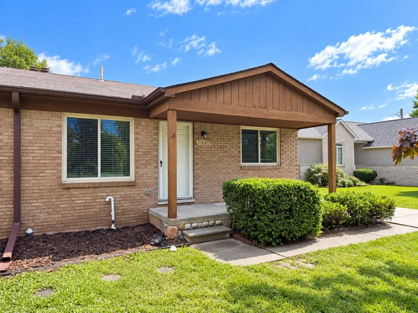 31660 Fraser Dr, Fraser, MI 48026