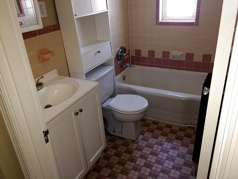 2536 Williams Ave #1 — Photo 10